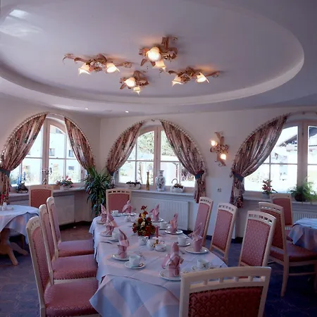 Отель Moserhof Ройте