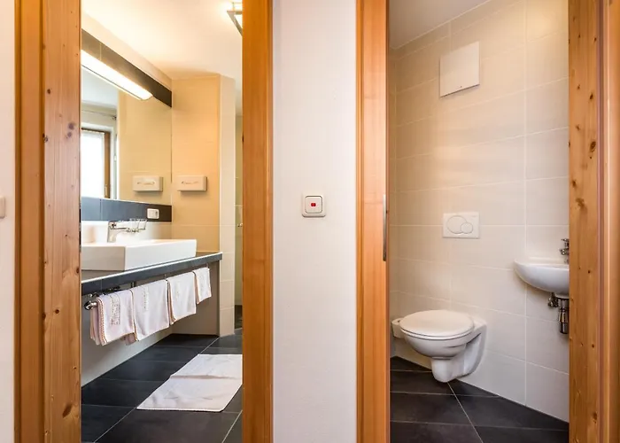 Отель Moserhof 4*